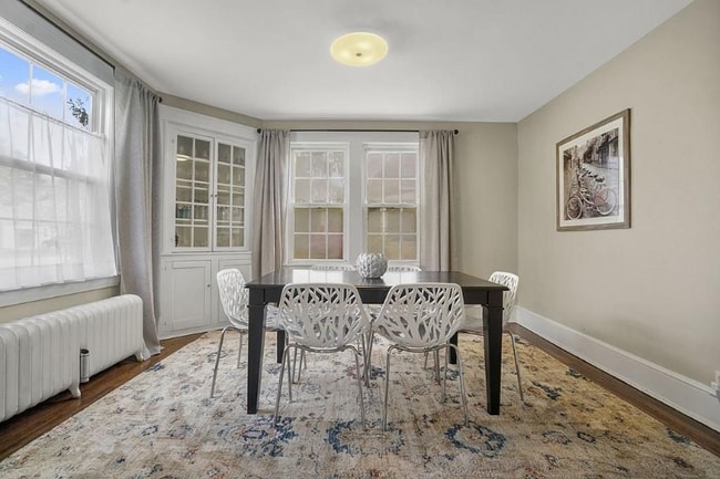 Building Photo - 5 Greenlawn Ave