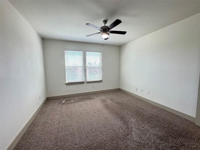 Building Photo - 145 Heights Blvd