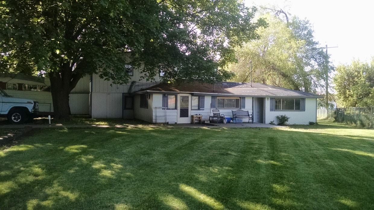 East Front Yard - 5202 S Ferrall St
