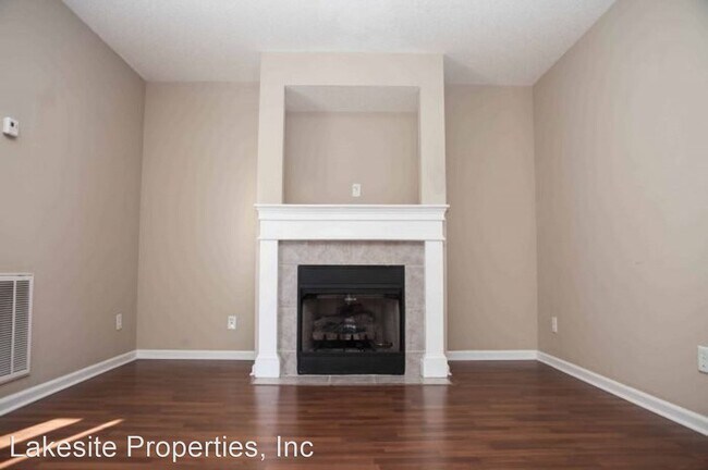 Building Photo - 2 br, 1.5 bath Apartment - 8663 Camp Colum...