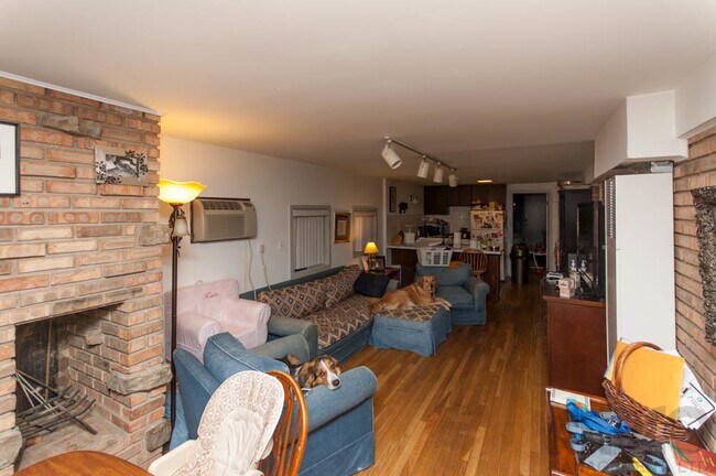 Foto del edificio - 831 W Wrightwood Ave