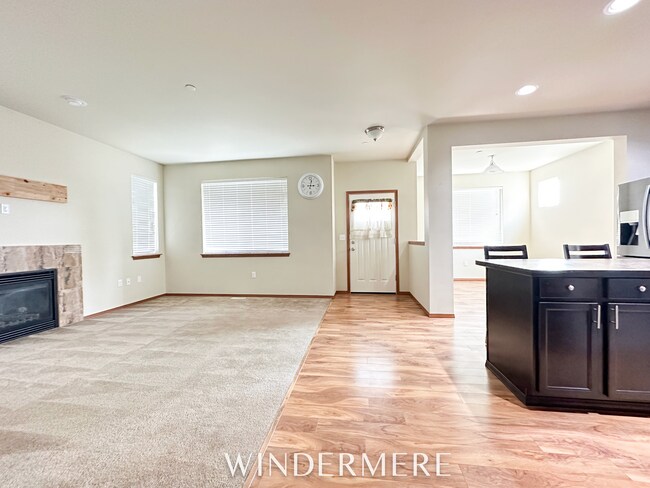 Foto del edificio - Bright and spacious, close to everything!