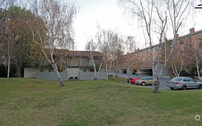 Primary Photo - 2222 Los Feliz Dr