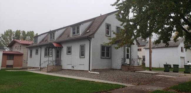 Building Photo - 1114 E 22nd St