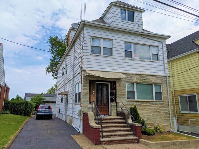 Foto del edificio - 534 Gregory Ave