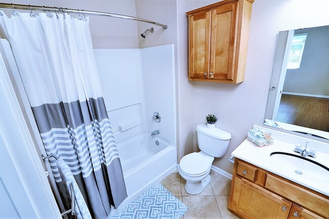 Building Photo - 1030 Kearney St