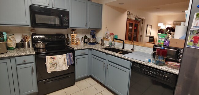 Foto del edificio - 1020 Andrews Peak Dr