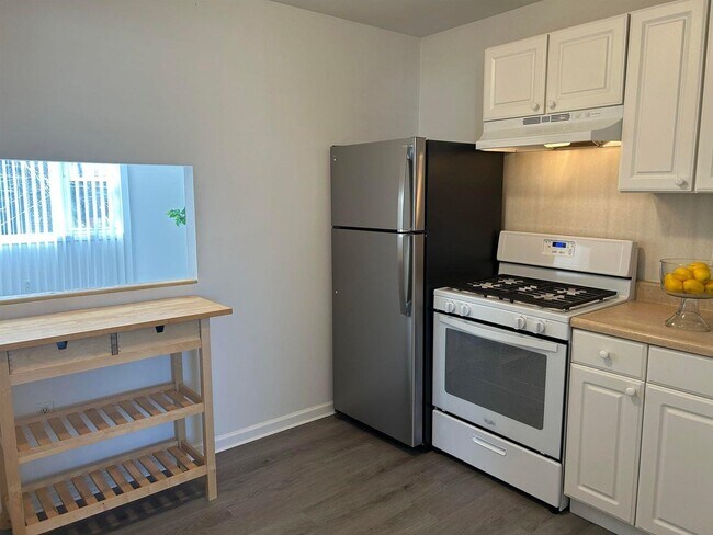 Foto del edificio - 105 Columbia Ave