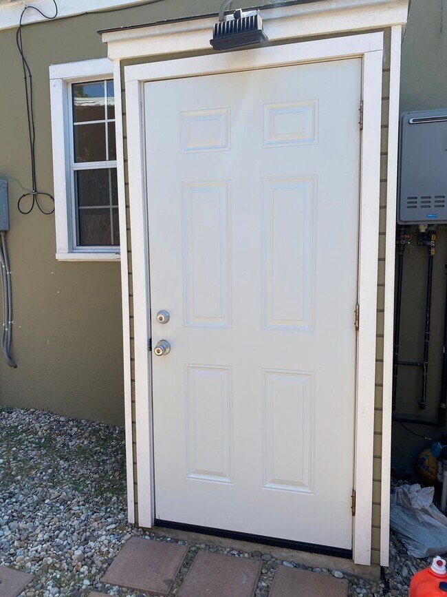 Building Photo - M_Home4106