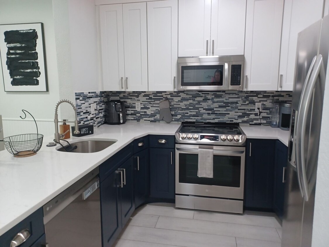 Foto principal - 23540 Walden Center Dr