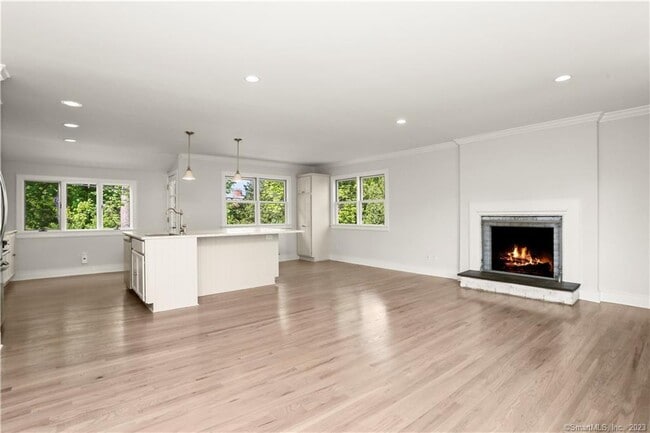 Building Photo - 6 Meadowbank Rd
