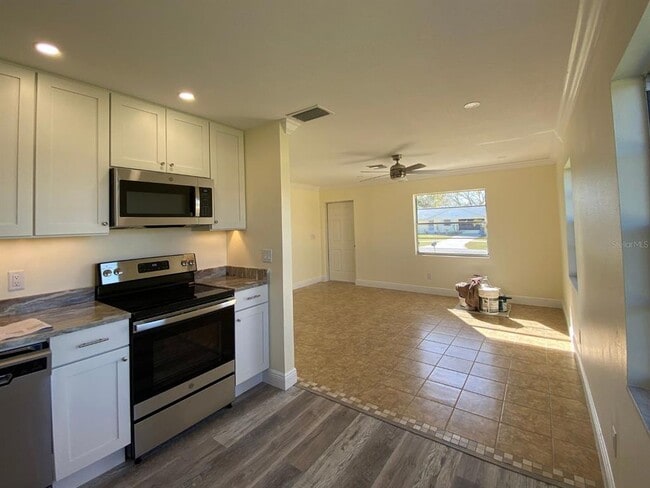 Foto del edificio - 6368 Sunnybrook Blvd