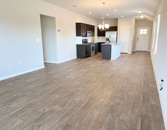 Foto del edificio - 13900 Heywood Dr
