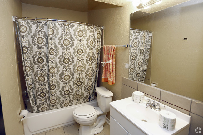 Building Photo - 5139 Southgreen Dr