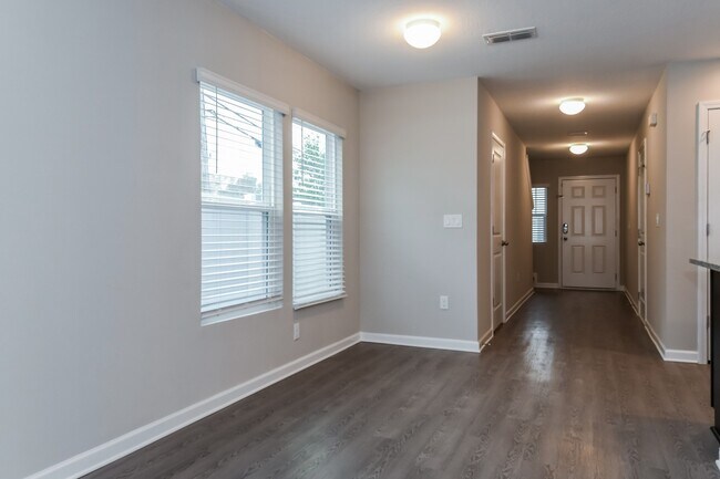 Foto del edificio - 12706 Camden Rd