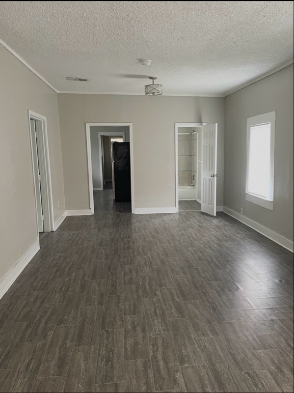 Building Photo - 954 Baltimore St