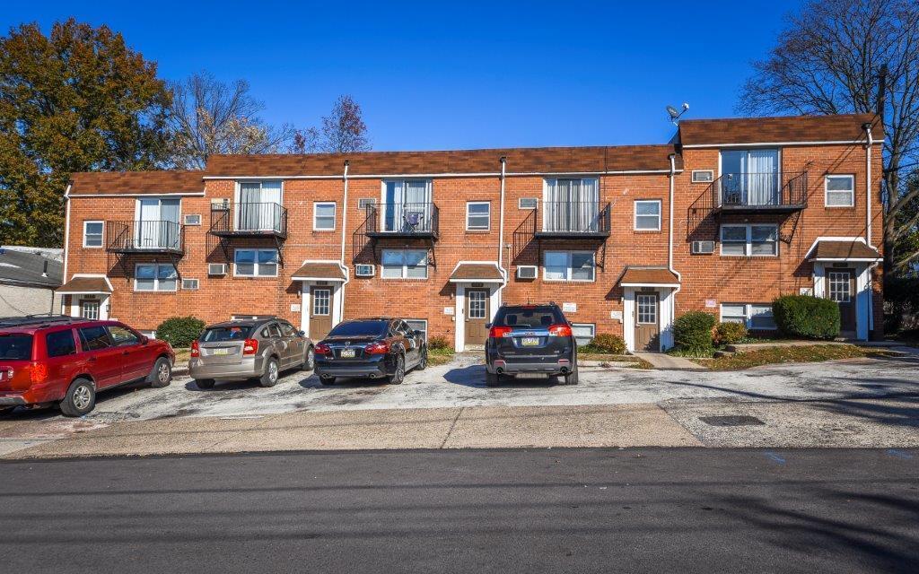 Foto principal - 317 W Poplar St