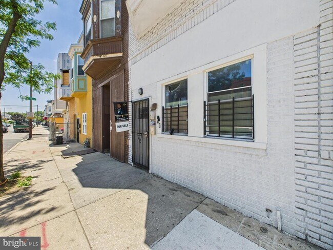 Building Photo - 616 S 60th St
