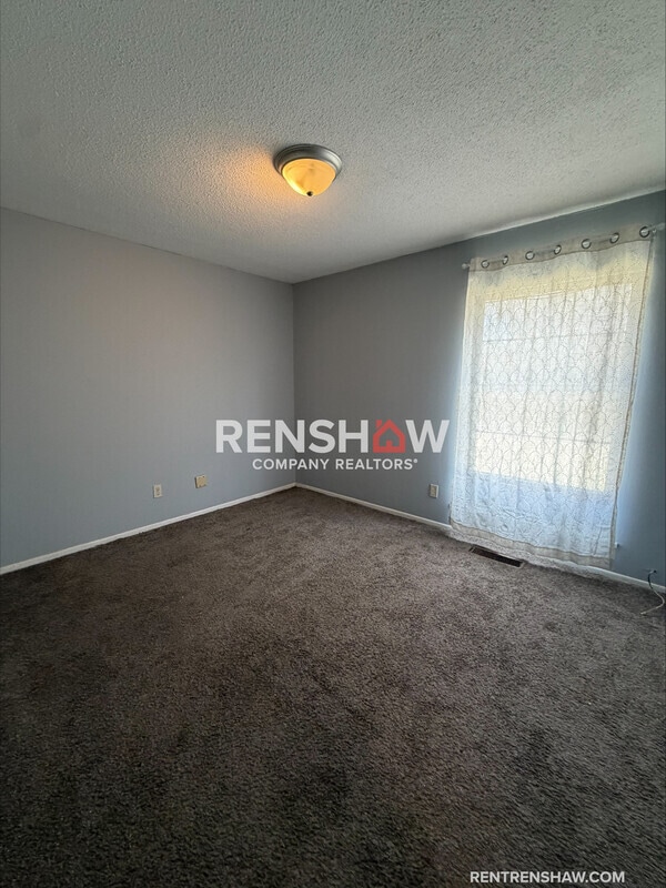 Building Photo - 4072 Dale Dr