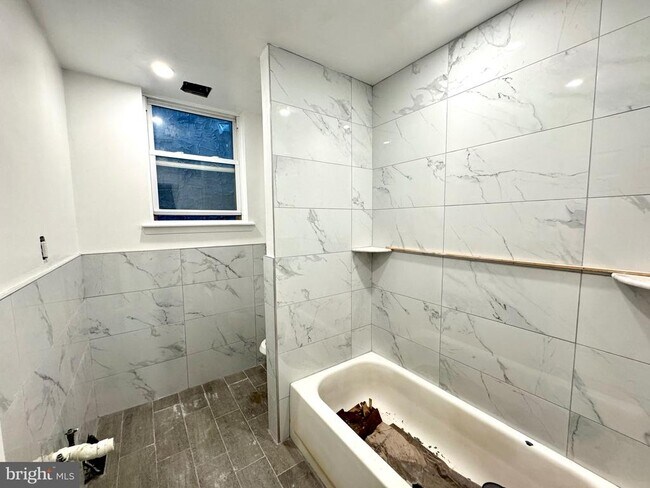 Foto del edificio - 323 N Preston St