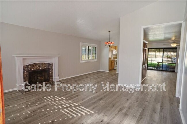 Foto del edificio - 27553 Saffron Ln