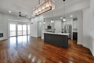Building Photo - 119 Capetown Ln