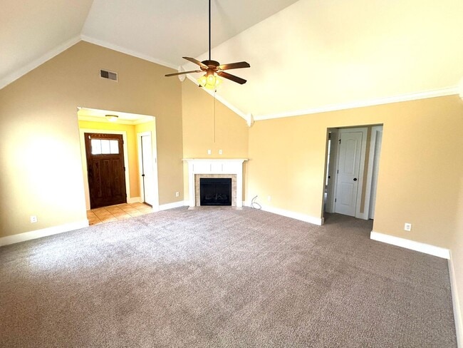 Building Photo - **3 Bed 2 Bath With a Garage In Park Lake** Call 334-366-9198 to schedule a self tour