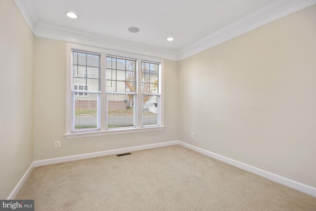 Building Photo - 8912 Song Sparrow Dr