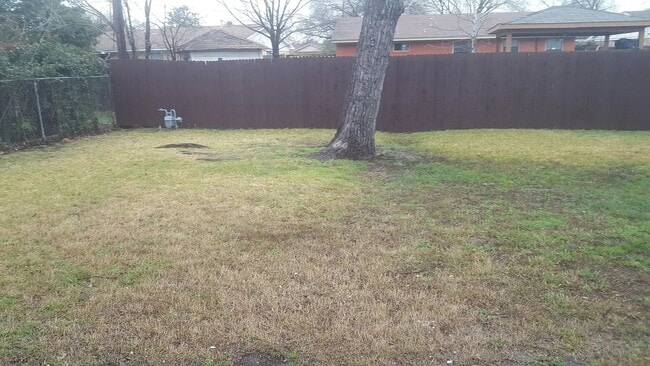 Foto del edificio - 13375 Glenside Dr