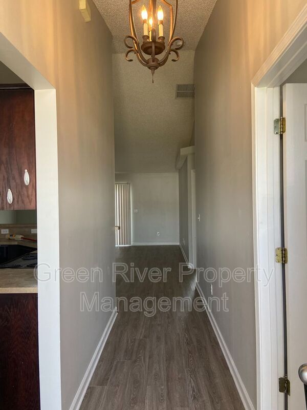 Foto del edificio - 3728 Arava Dr