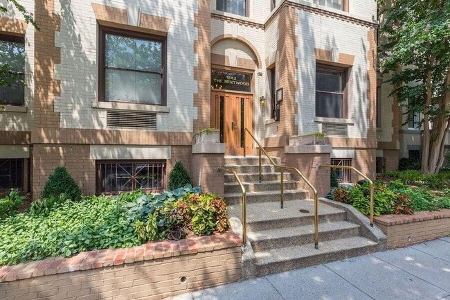 Building Photo - 1843 Mintwood Pl NW