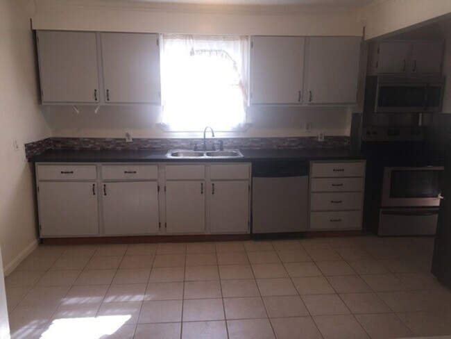 Foto del edificio - 3739 Tait Terrace