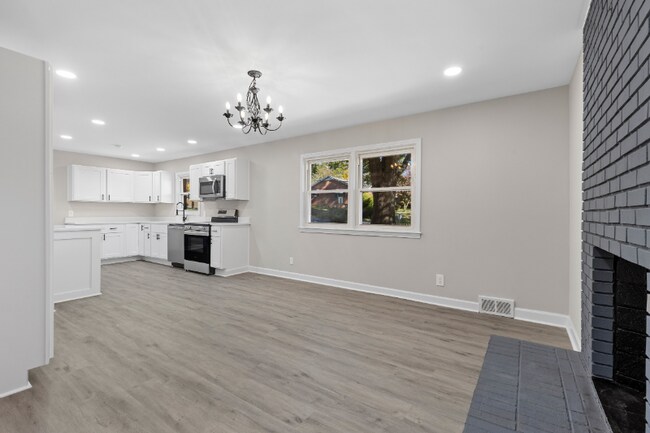 Building Photo - 1200 Lockland Ave