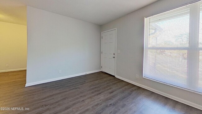 Foto del edificio - 2216 Spring Park Rd