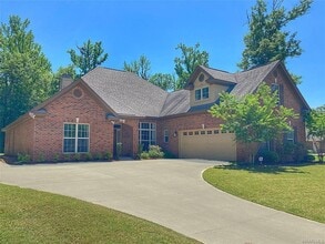 Building Photo - 9131 Thetford Way