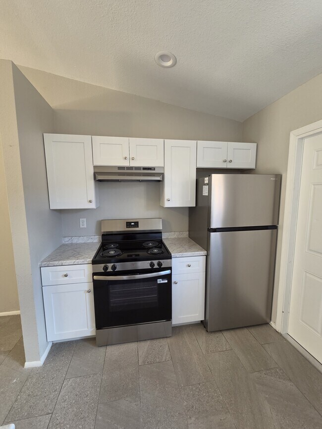 Foto del edificio - 6245 E Glencove Cir