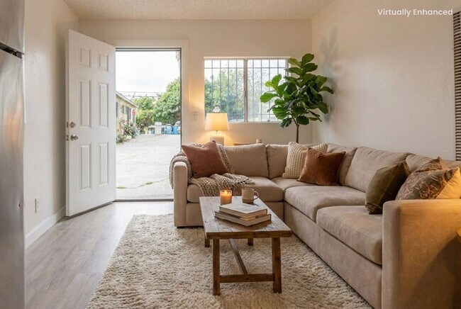 Building Photo - 6613 Crenshaw Blvd