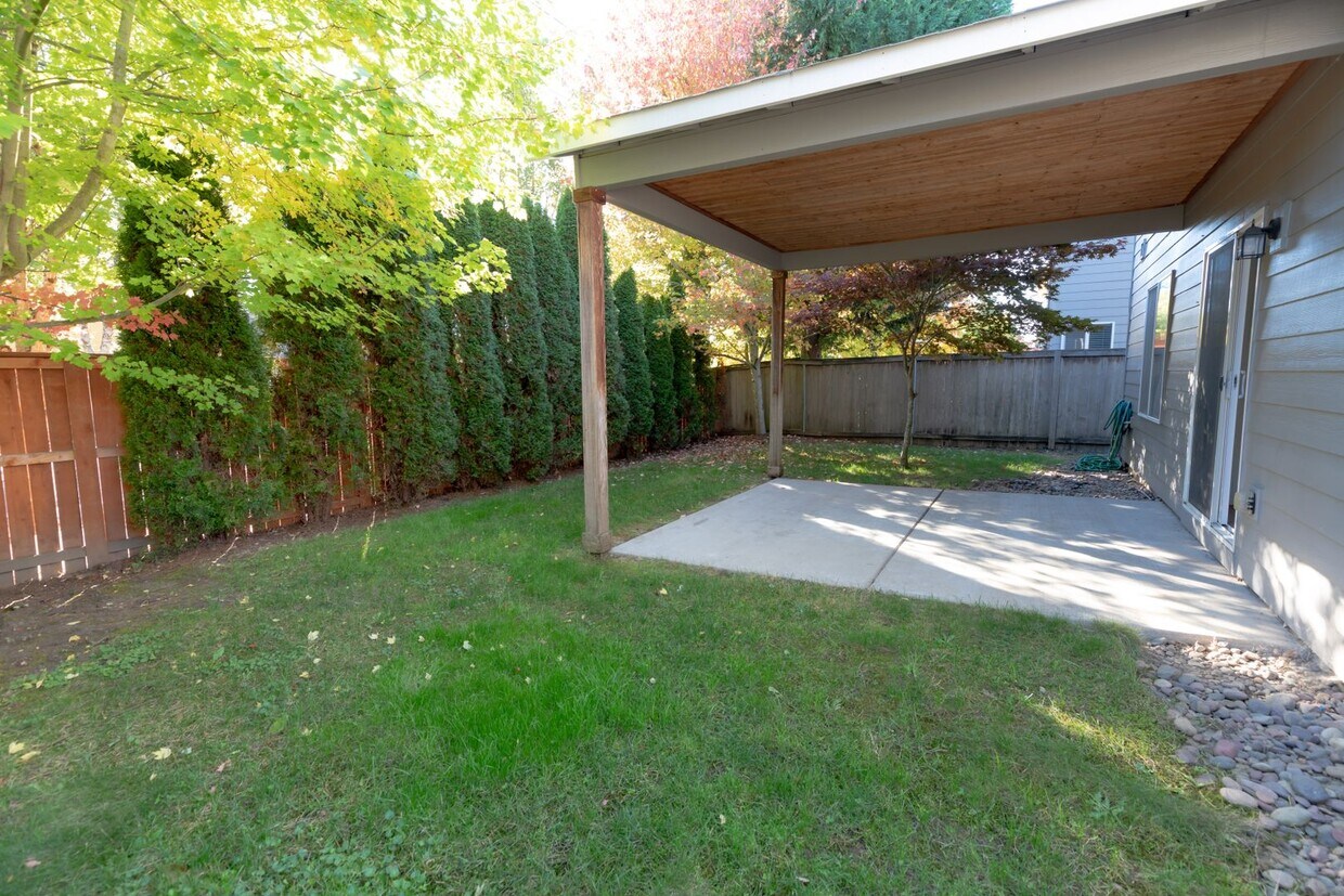 Three bedroom home in Salmon Creek. Built... - Three bedroom home in Salmon Creek.  Built...
