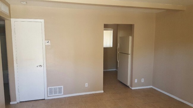 Foto del edificio - 820 E Purdue Ave