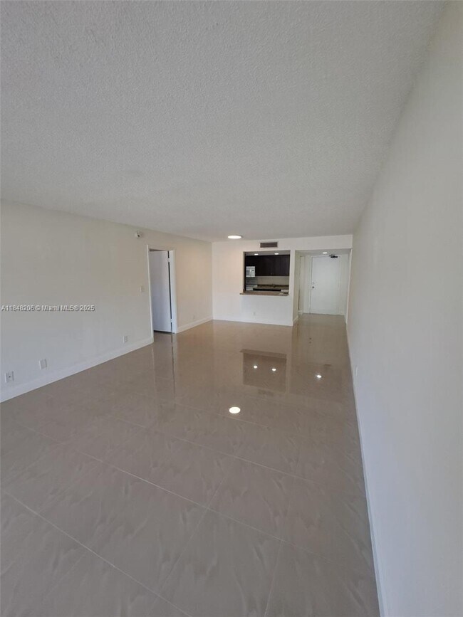 Foto del edificio - 240 Lakeview Dr