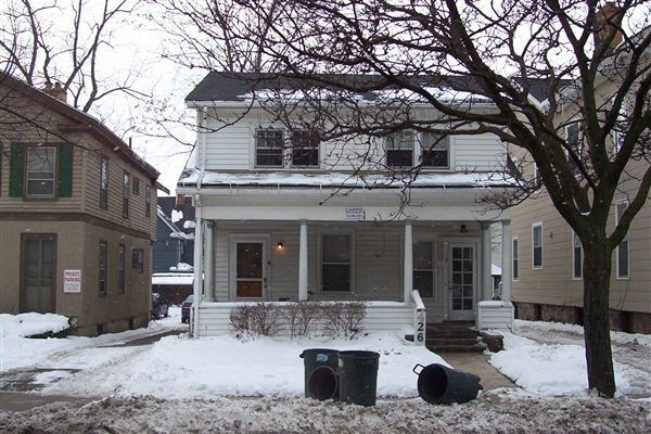 Primary Photo - 426 S Division St