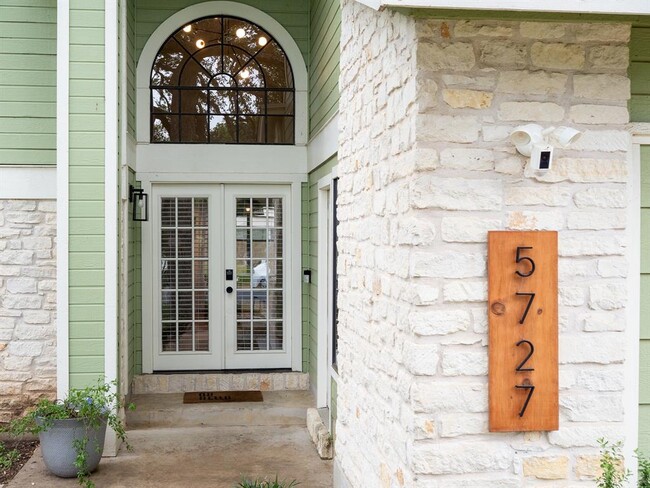 Building Photo - 5727 Abilene Trl