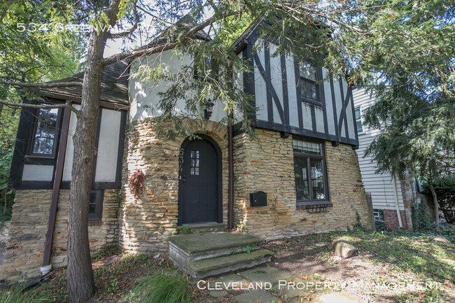 Building Photo - 534 Greenvale Rd