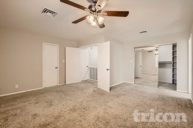 Foto del edificio - 2455 E Broadway Rd