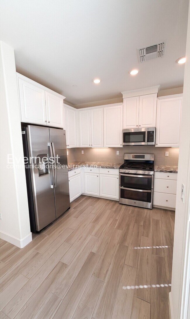 Building Photo - 7912 Titan Dr