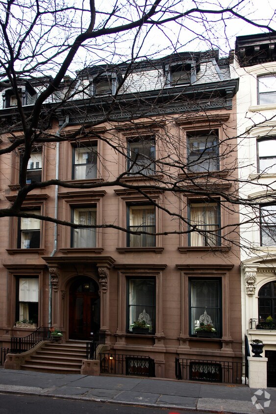 Building Photo - 216 Columbia Pl