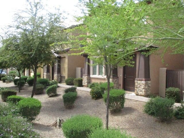 Foto del edificio - 2040 E. Heartwood Lane