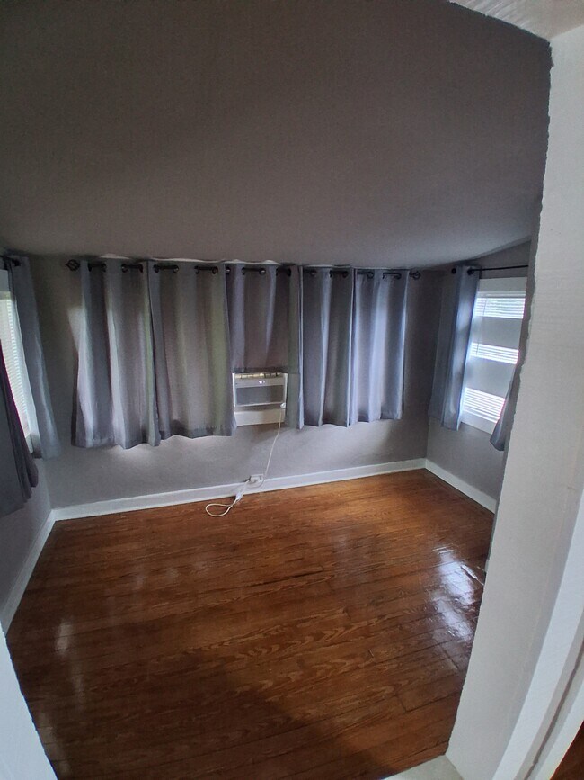Foto del edificio - 1610 Breeden Ave