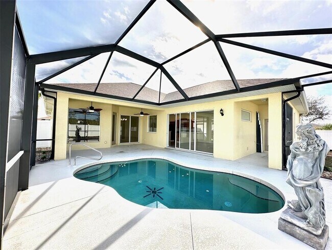 Building Photo - 9423 Rosebud Cir