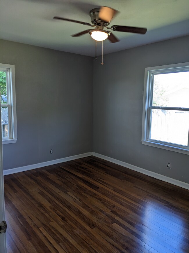 Original hardwood floors - 1710 Paul Jones Ave